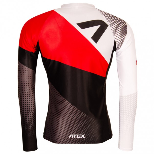 Close-fitting athletic-running jersey with long sleeves